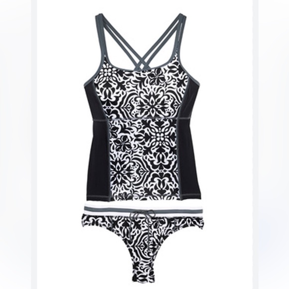 Lands' End Other - EUC Land’s End Tankini Floral Swim Top With Shelf Bra Size 4